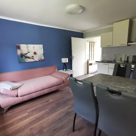 06 Grashuepfer - Hof Wiesengrund *