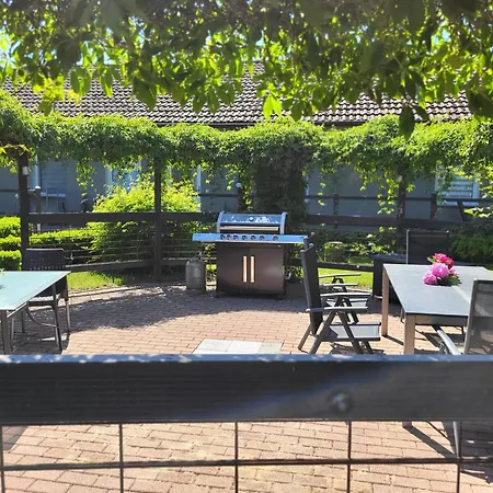 06 Grashuepfer - Hof Wiesengrund דירה Parchtitz