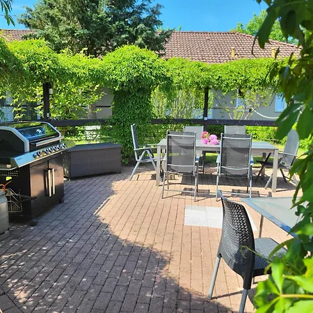 06 Grashüpfer - Hof Wiesengrund * Parchtitz